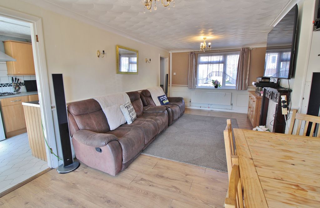 Additional image 6 of 3 bed terraced house for saleShelley Avenue, Poets Corner, Portsmouth PO6