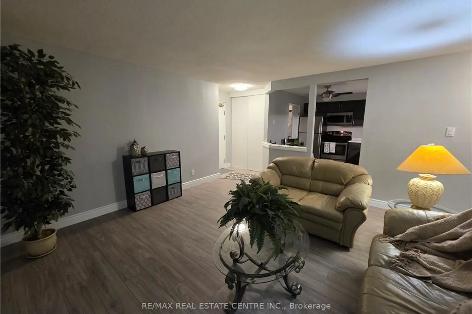 Additional image 11 of 565 Greenfield Avenue 106