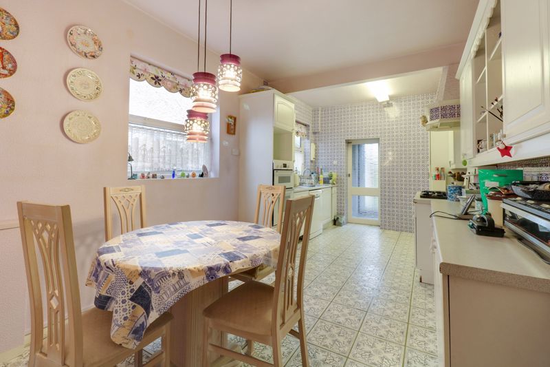 Additional image 8 of 4 bed semi-detached house for saleFordbridge Road, Ashford TW15