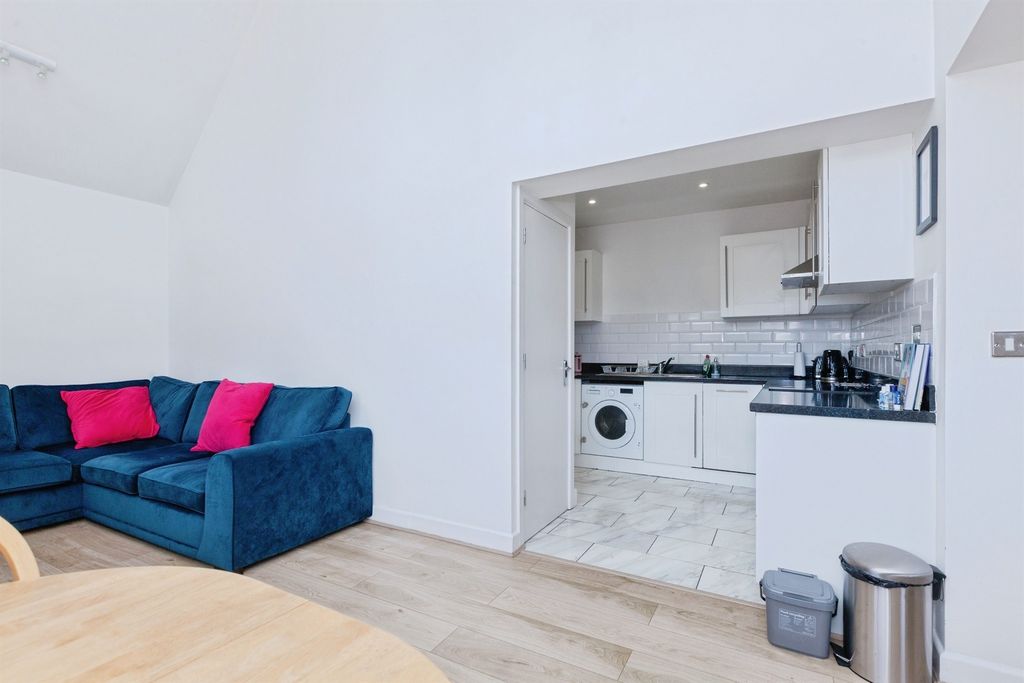 Additional image 11 of 2 bed flat for saleSycamore Street, Blaby, Leicester LE8