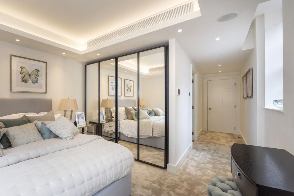 Additional image 11 of 3 bed flat for saleFlat, Star & Garter House, Richmond Hill, Richmond TW10