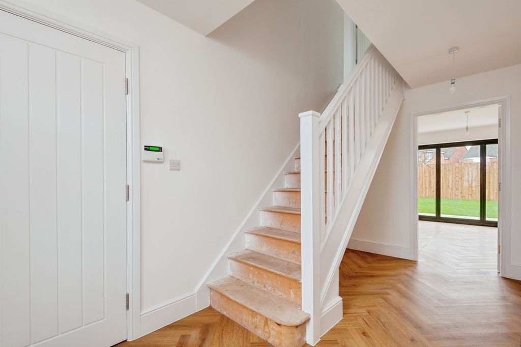 Additional image 4 of 5 bed detached house for saleVictoria Place, Bevan Way, Widnes, Cheshire WA8