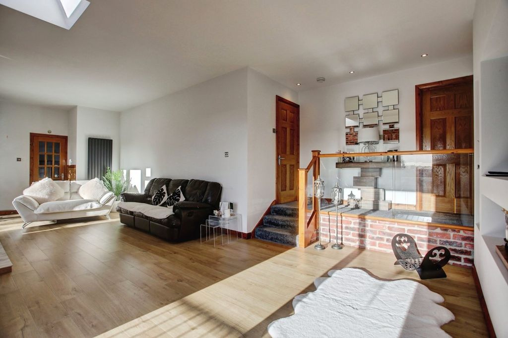 Additional image 4 of 5 bed detached house for saleTrajan Walk, Heddon-On-The-Wall, Newcastle Upon Tyne NE15