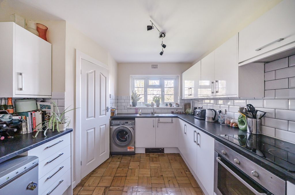 Additional image 4 of 2 bed flat for saleSilverdale Road, Banister Park, Southampton, Hampshire SO15
