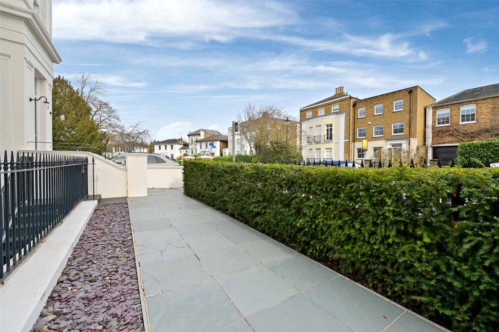 Additional image 22 of 3 bed flat for saleThe Residence, 26 Trinity Place, Windsor, Berkshire SL4