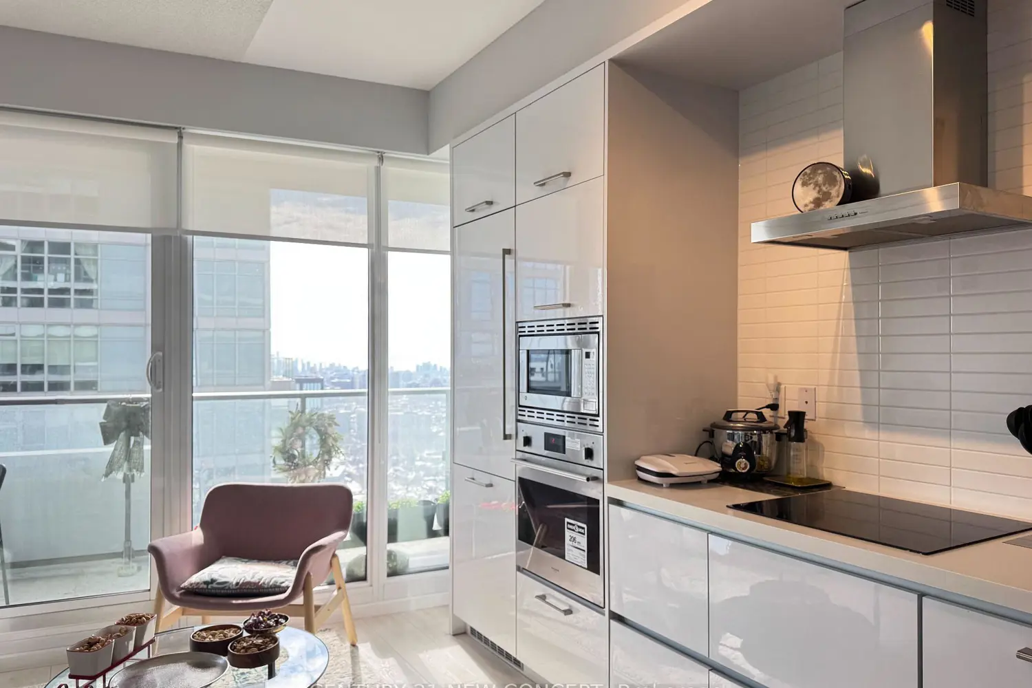Additional image 7 of 2221 Yonge Street 4206