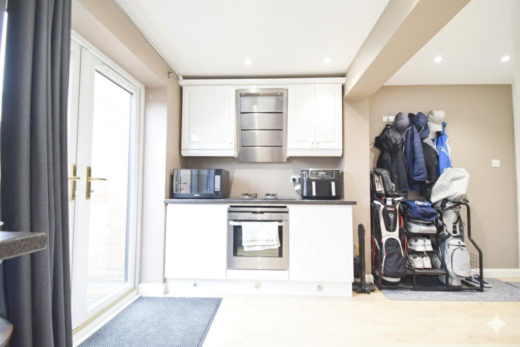 Additional image 8 of 1 bed detached house for saleTesimond Drive, Yateley, Hampshire GU46