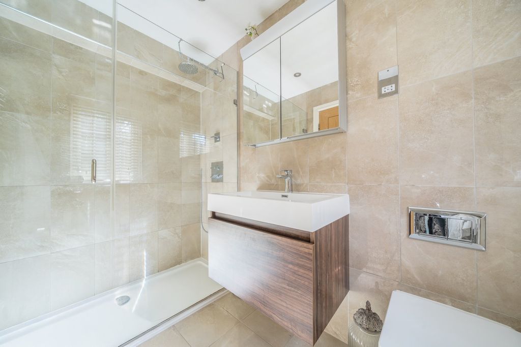 Additional image 20 of 6 bed detached house for salePyrford, Surrey GU22