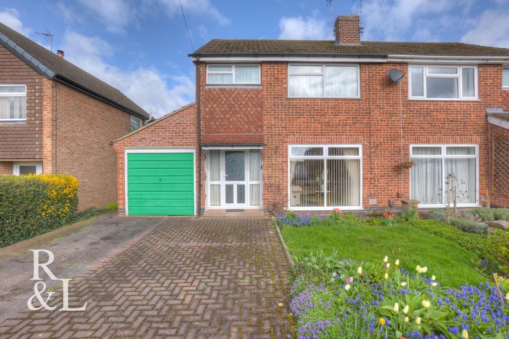 3 bed semi-detached house for saleWillowbrook Close, Ashby-De-La-Zouch LE65