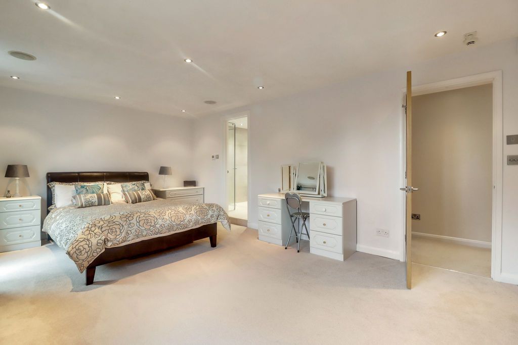 Additional image 4 of 4 bed link detached house for saleHeathpark Drive, Windlesham GU20