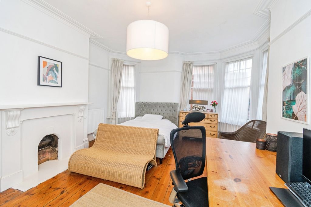 Additional image 10 of 2 bed flat for saleWelbeck Avenue, Southampton, Hampshire SO17