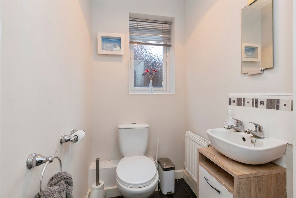 Additional image 5 of 5 bed detached house for saleParnell Close, Littlethorpe, Leicester LE19