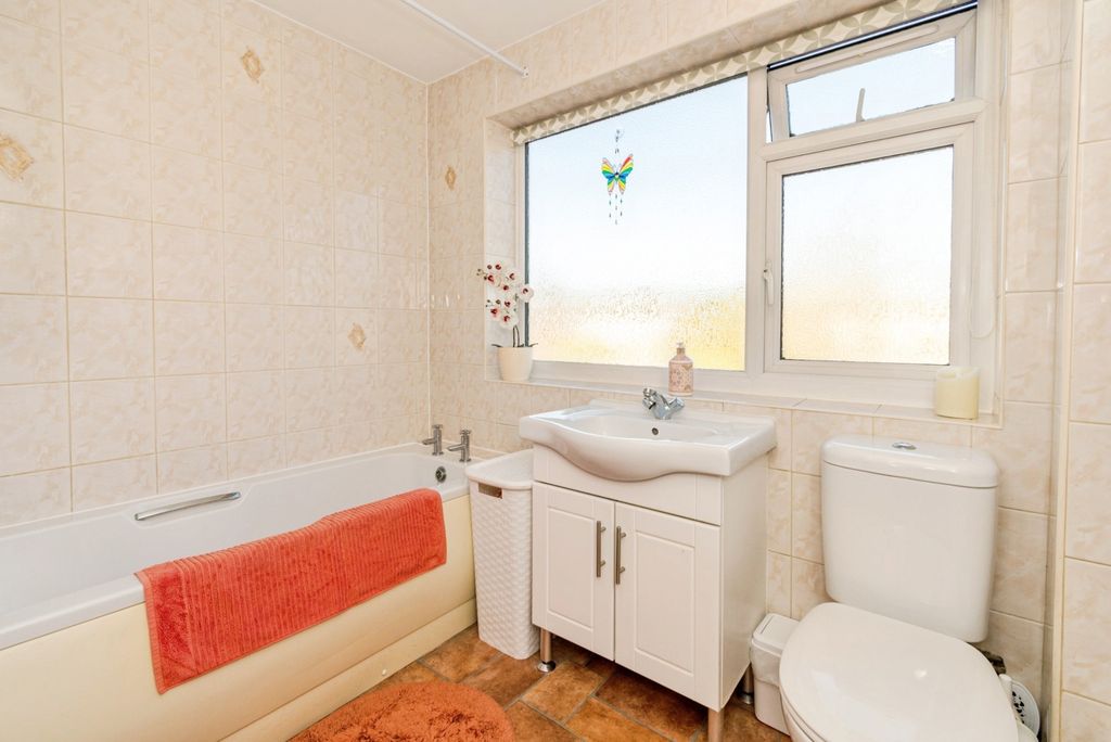 Additional image 9 of 2 bed flat for saleWinn Road, Southampton, Hampshire SO17