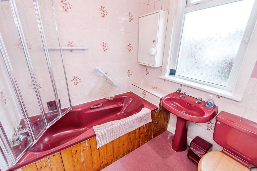 Additional image 8 of 3 bed semi-detached house for saleTwyford Avenue, Upper Shirley, Southampton, Hampshire SO15