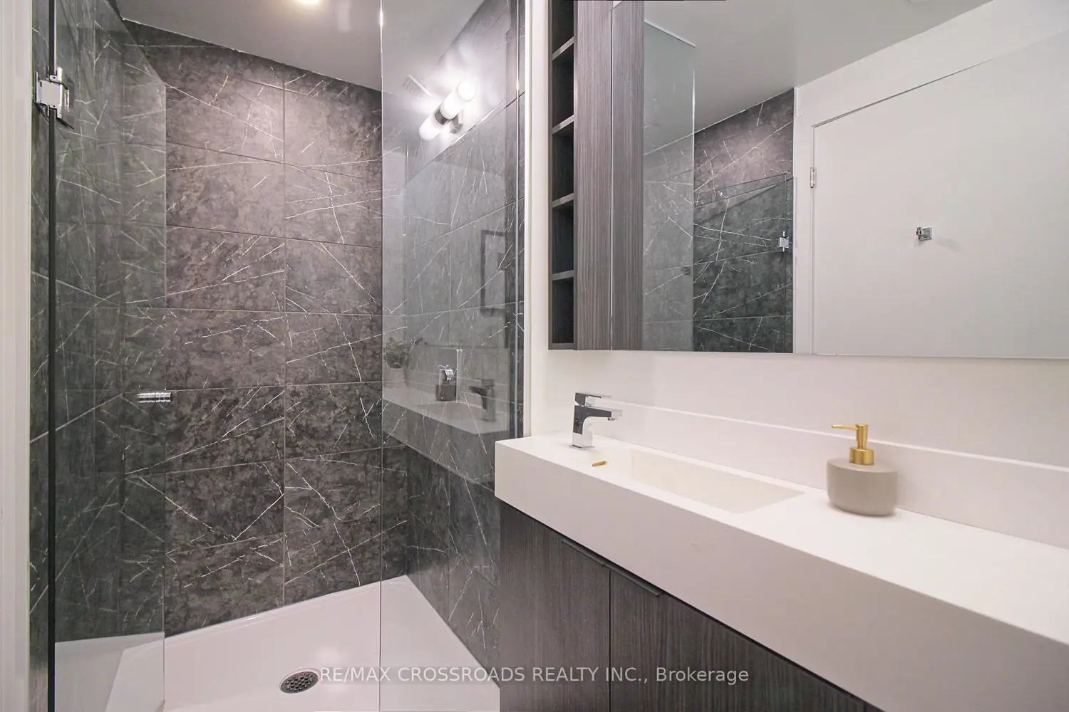 Additional image 6 of 82 Dalhousie Street 2302