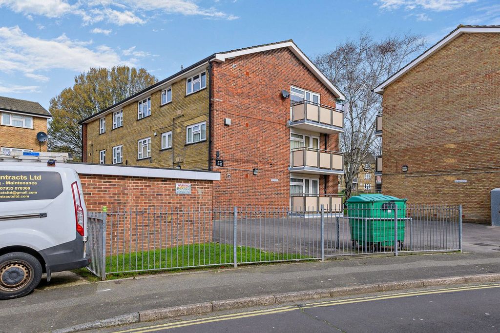 Additional image 15 of 3 bed flat for saleHalstead Road, Portsmouth PO6