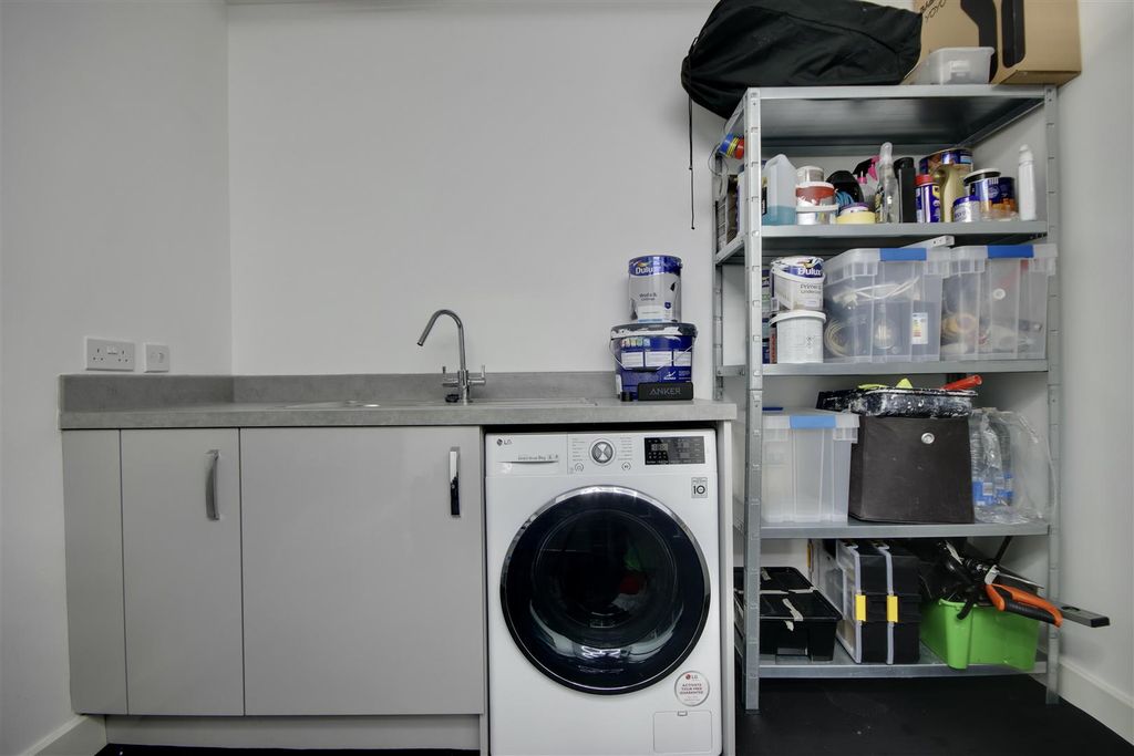 Additional image 13 of 3 bed town house for saleNautilus Drive, Portsmouth PO6