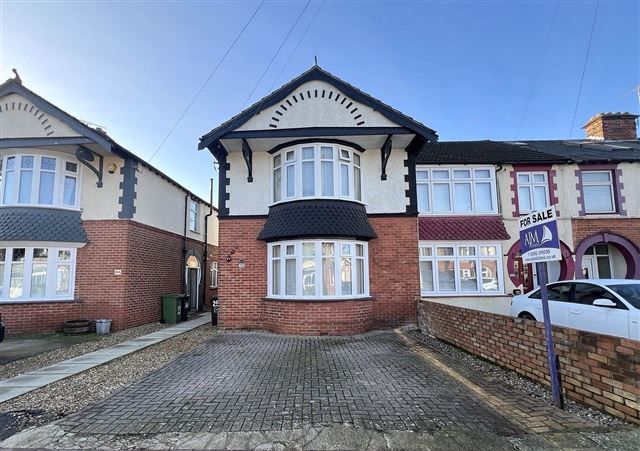 3 bed end terrace house for saleHawthorn Crescent, Cosham, Portsmouth, Hampshire PO6