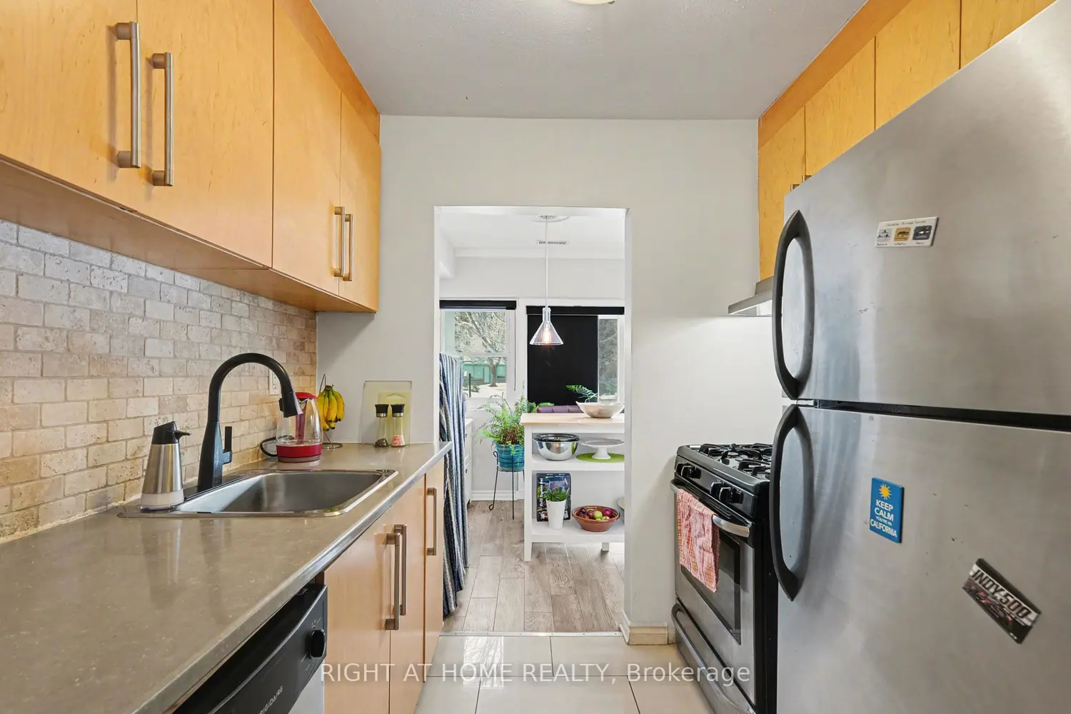 12 Corkstown Road 121 photo 4
