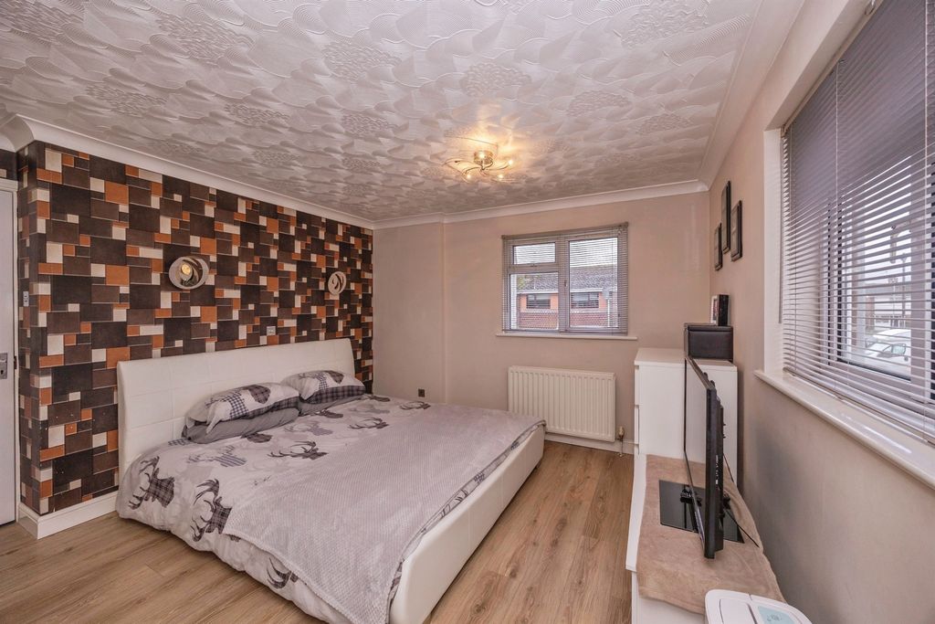 Additional image 14 of 4 bed end terrace house for saleSeaway Crescent, Southsea PO4