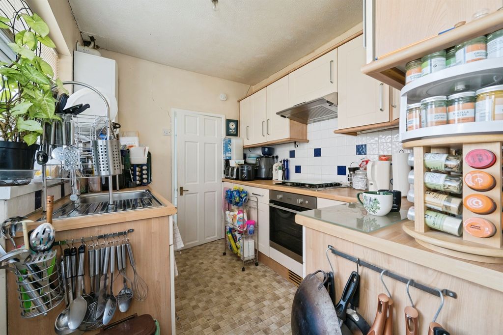 Additional image 4 of 3 bed semi-detached house for saleBath Road, Southampton SO19