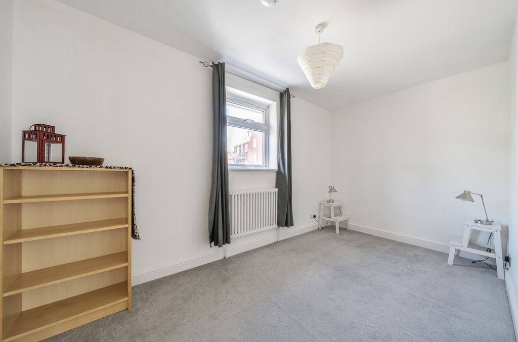 Additional image 5 of 1 bed flat for saleOld Commercial Road, Portsmouth, Hampshire PO1