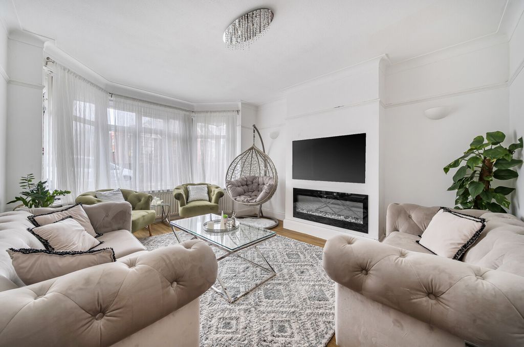Additional image 2 of 3 bed semi-detached house for saleWinchester Road, Upper Shirley, Southampton, Hampshire SO16