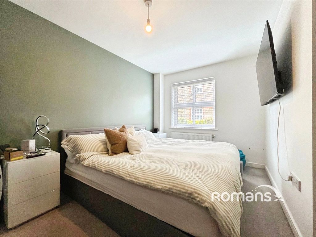 Additional image 6 of 2 bed maisonette for saleUrnfield, Yateley, Hampshire GU46
