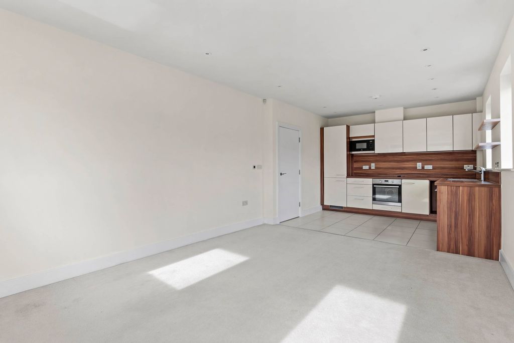 Additional image 8 of 2 bed flat for saleApartment 5, Armstrong House, Armstrong Drive, Diglis, Worcester. WR1