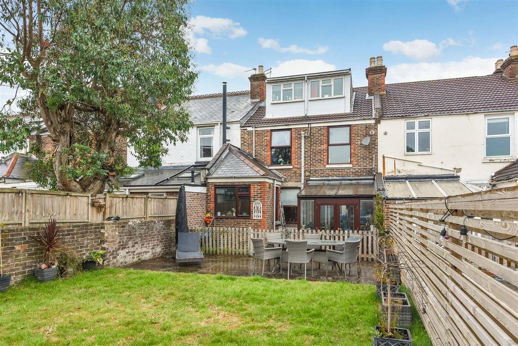Additional image 31 of 5 bed terraced house for saleGladys Avenue, Portsmouth PO2
