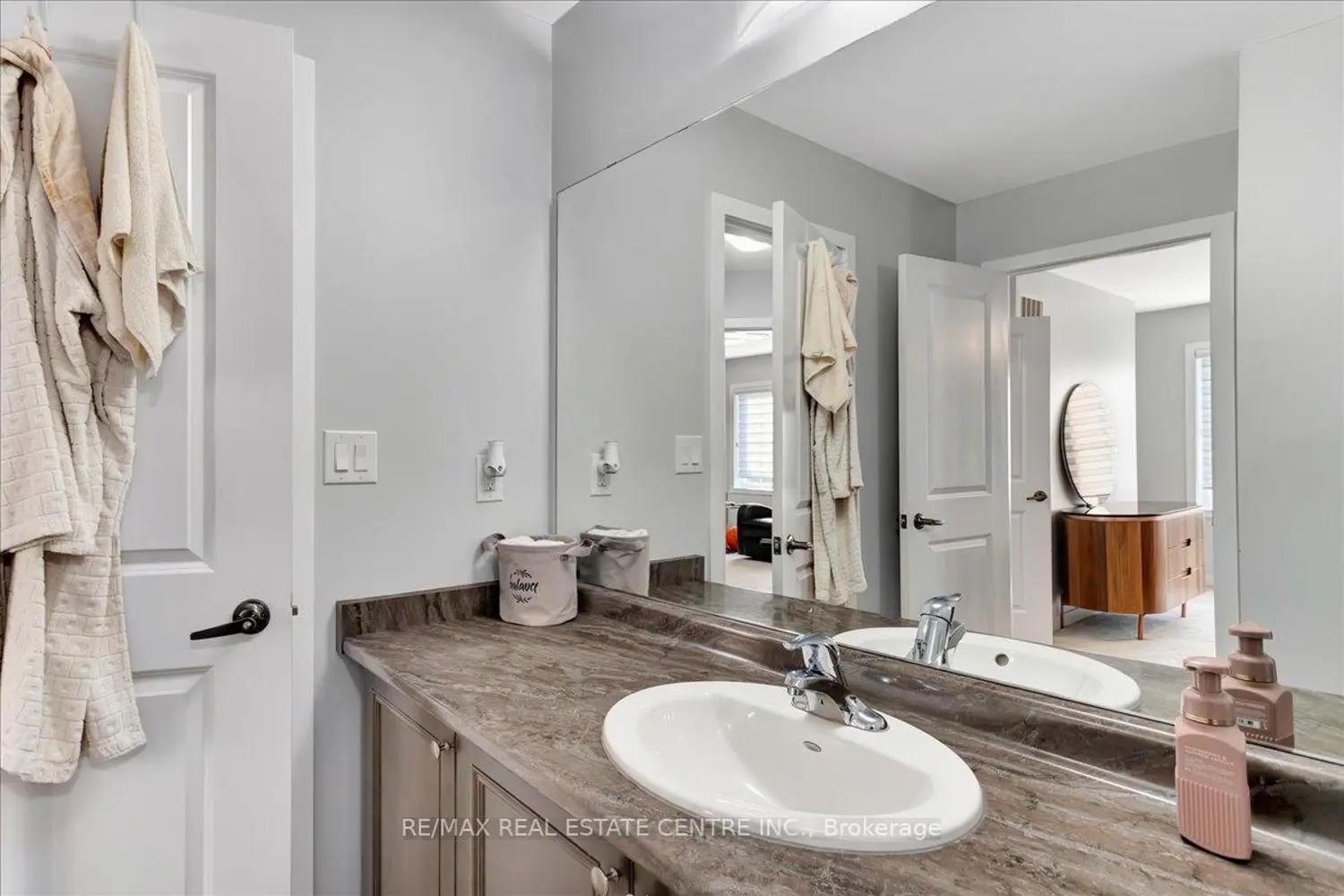Additional image 15 of 30 Scarletwood Street