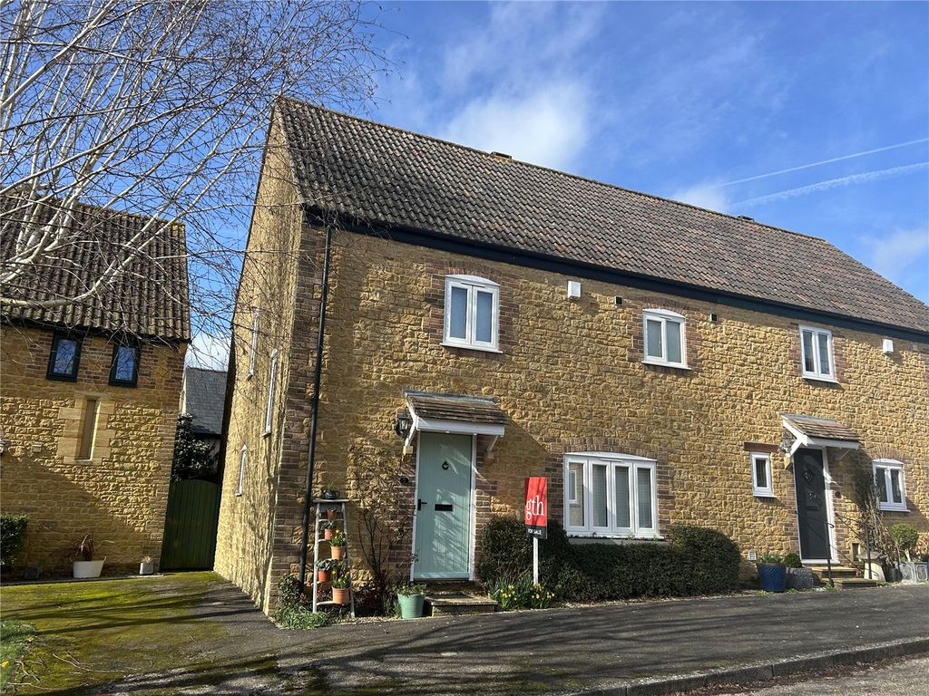 3 bed semi-detached house for saleAbbots Meade, Preston Road, Yeovil, Somerset BA21