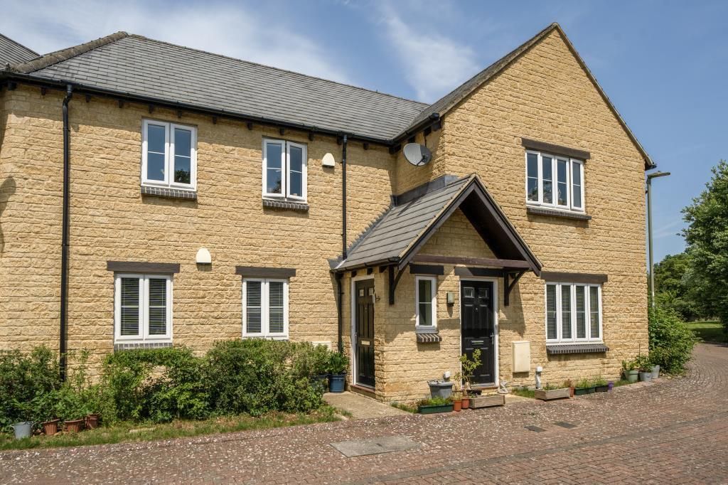 2 bed flat for saleLewisfield Way, Woodstock OX20