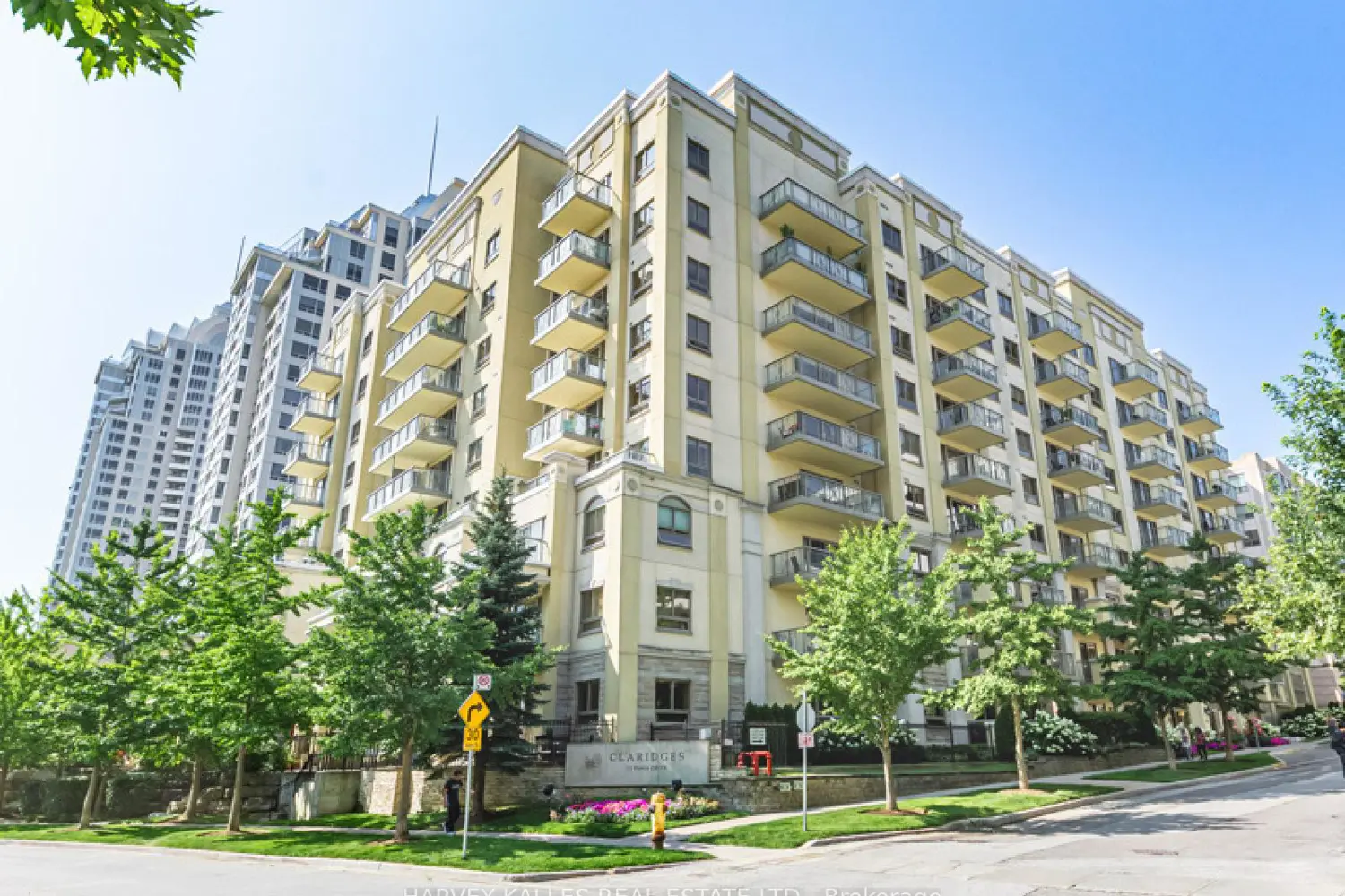 12 Rean Drive 402