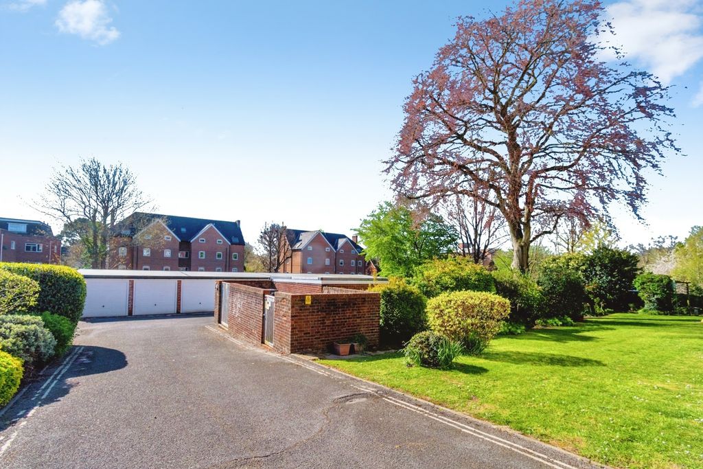 Additional image 13 of 2 bed flat for saleWinn Road, Southampton, Hampshire SO17
