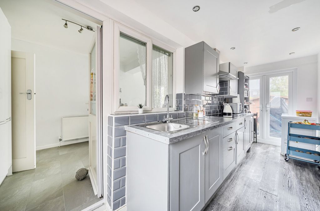 Additional image 14 of 3 bed semi-detached house for saleWinchester Road, Upper Shirley, Southampton, Hampshire SO16