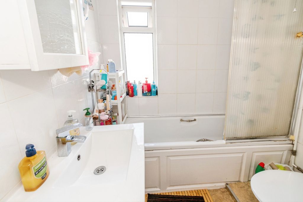 Additional image 12 of 3 bed semi-detached house for saleHarefield Road, Southampton, Hampshire SO17