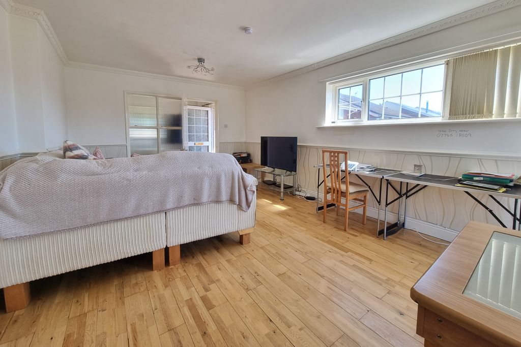 Additional image 7 of 2 bed detached bungalow for saleDrayton, Hampshire PO6