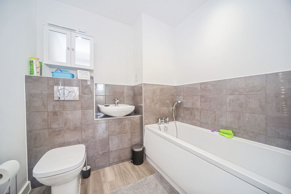 Additional image 9 of 2 bed flat for saleJohn Thornycroft Road, Southampton SO19