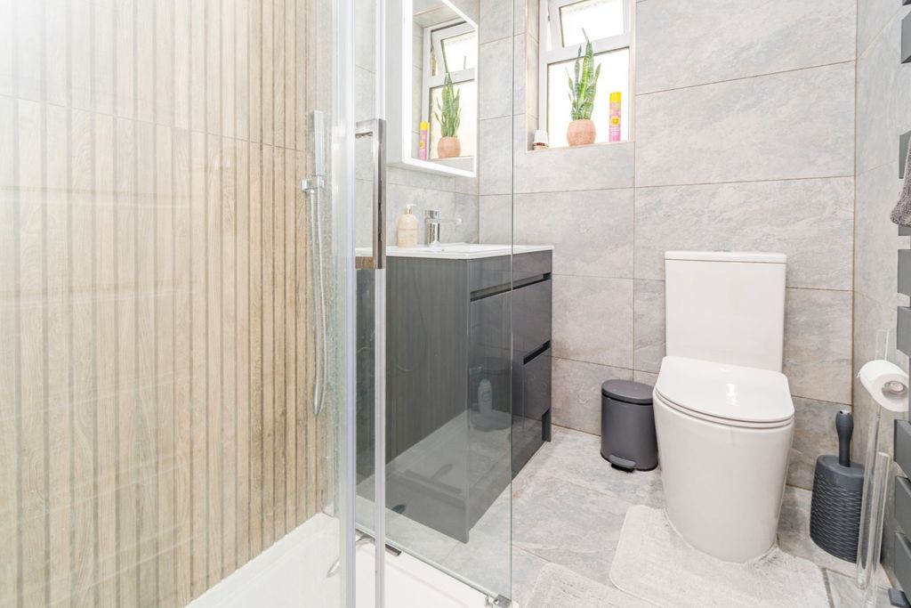 Additional image 17 of 3 bed semi-detached house for saleOsborne Road South, Southampton, Hampshire SO17