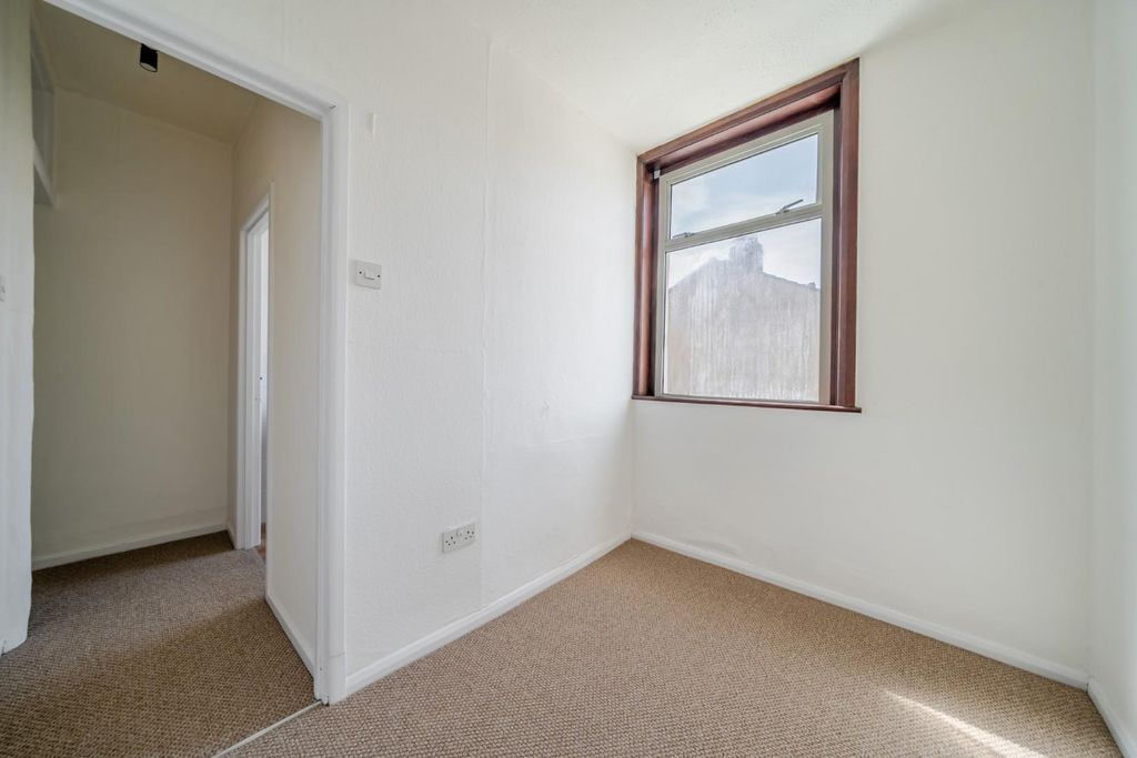 Additional image 11 of 4 bed end terrace house for saleFarlington Road, Portsmouth PO2