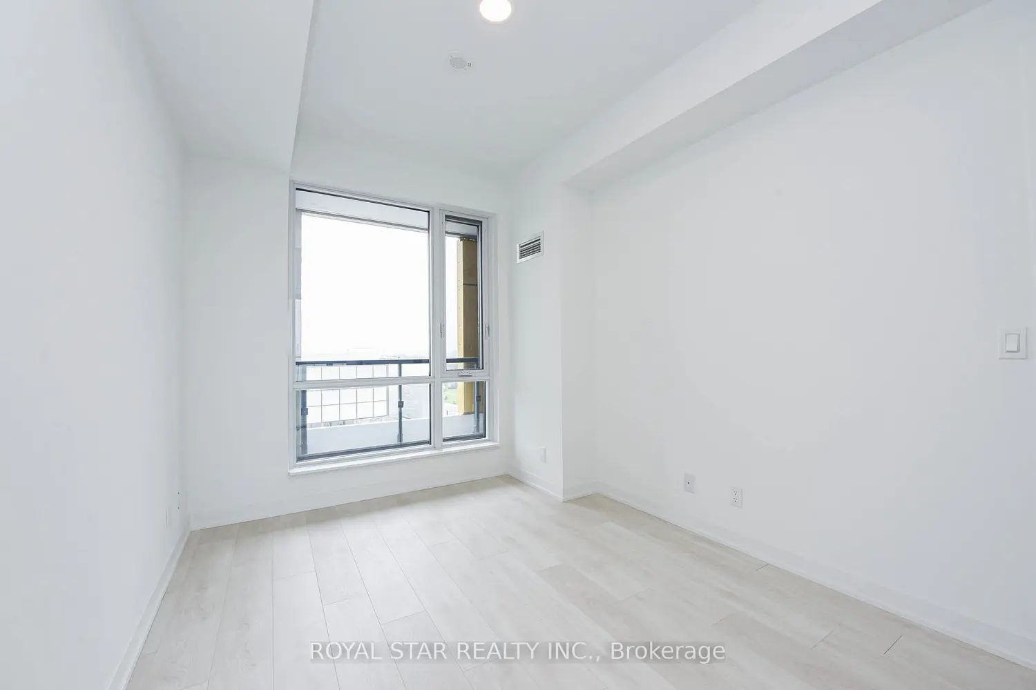 Additional image 7 of 7950 Bathurst Street 1502