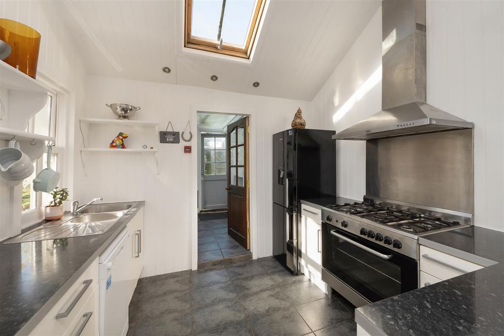 Additional image 3 of 5 bed detached house for saleIsland Wall, Whitstable CT5