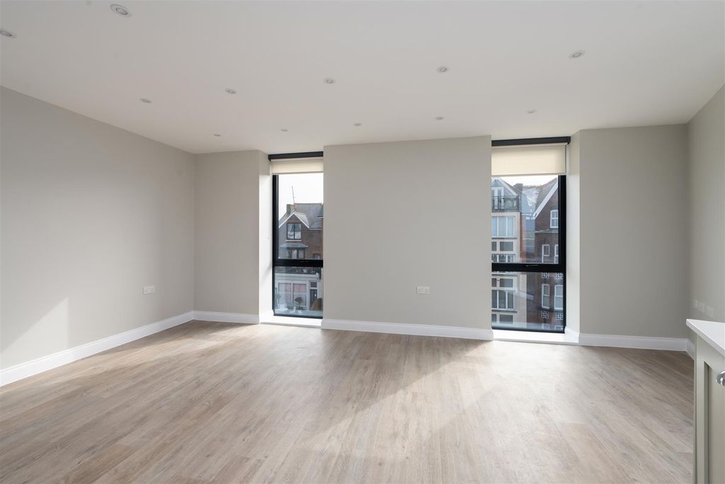 Additional image 4 of 2 bed flat for saleBeach Walk, Whitstable CT5