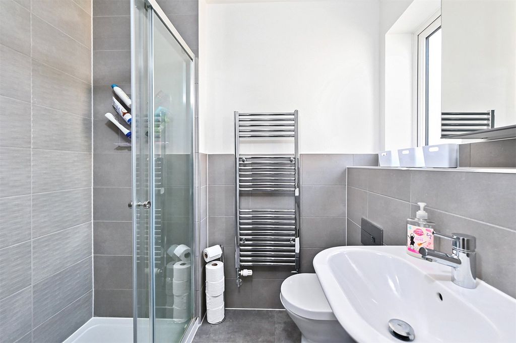Additional image 9 of 4 bed detached house for saleBunch Grove, Yateley, Hampshire GU46