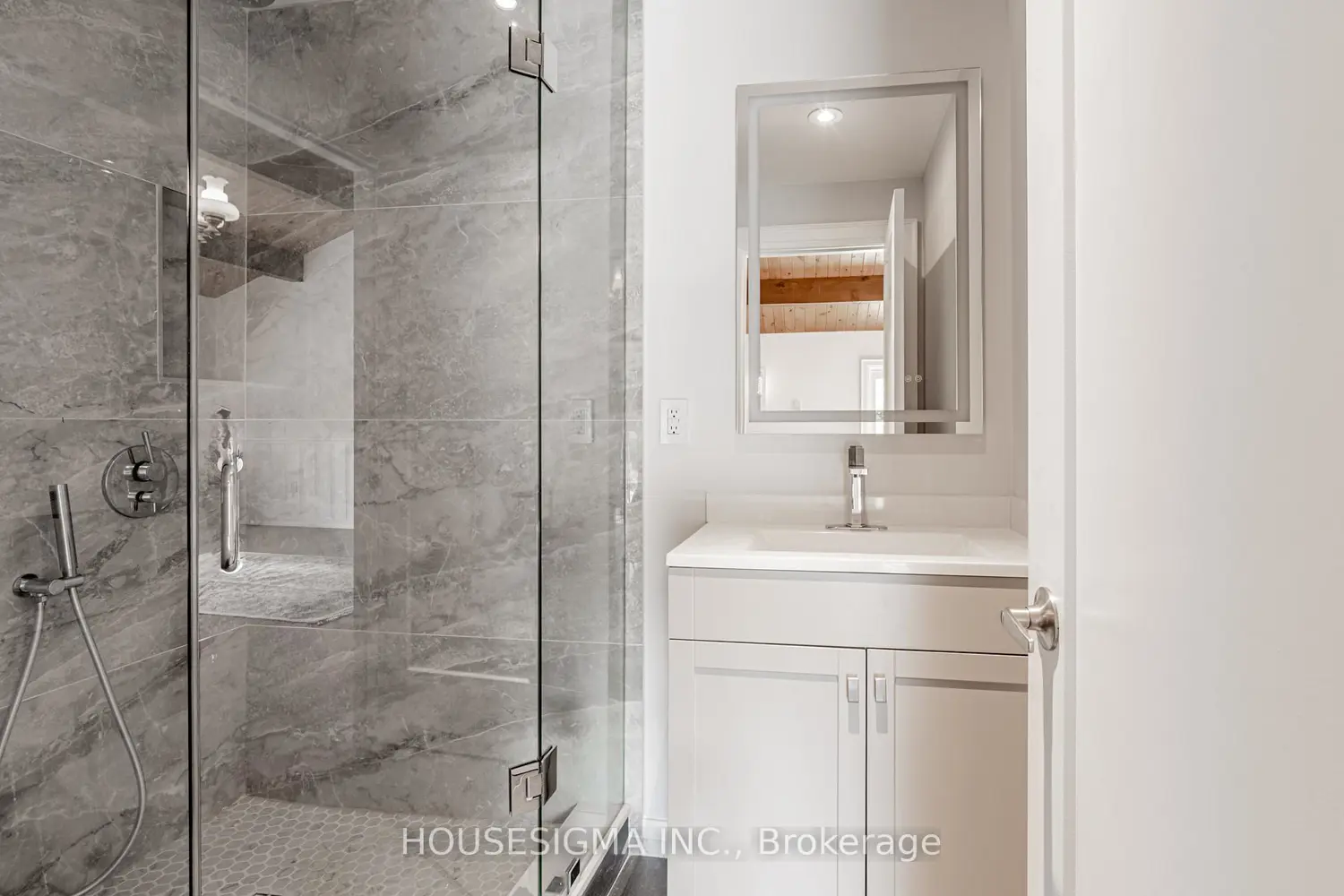 Additional image 15 of 14639 Leslie Street