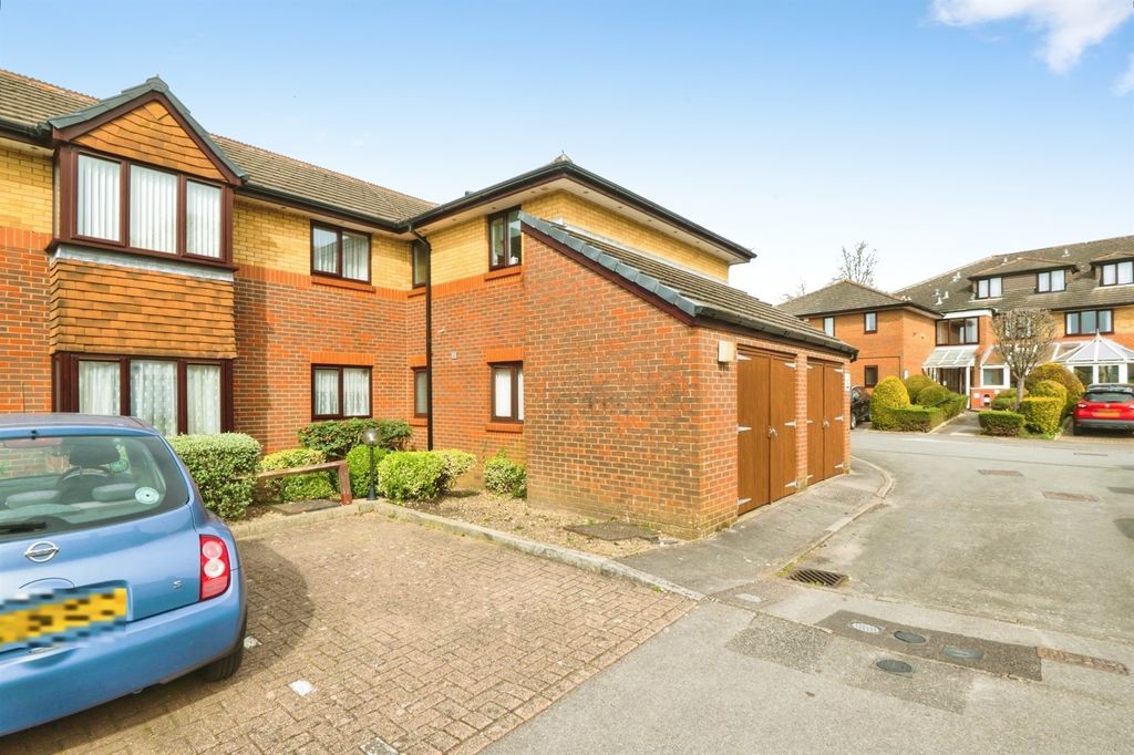 Additional image 10 of 1 bed flat for saleSherwood Close, Southampton SO16