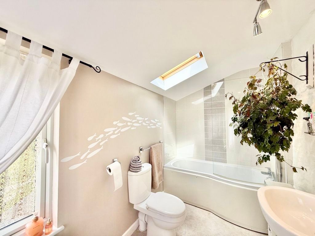 Additional image 15 of 3 bed property for saleHigh Street, Colsterworth, Grantham NG33