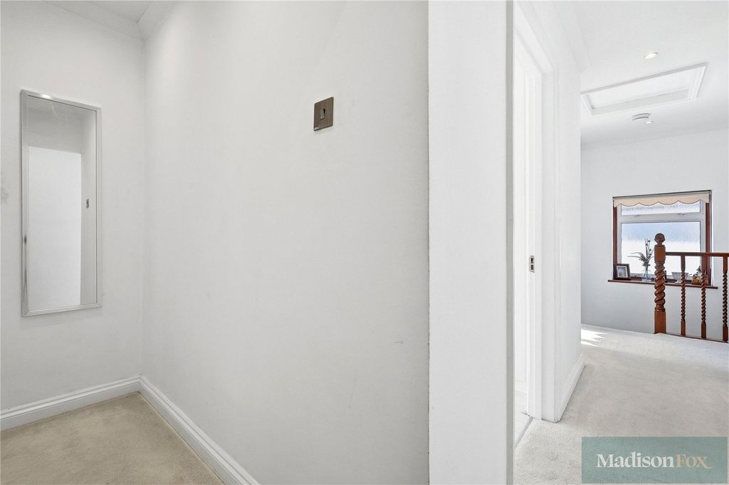 Additional image 12 of 4 bed detached house for saleKendal Close, Woodford Green IG8