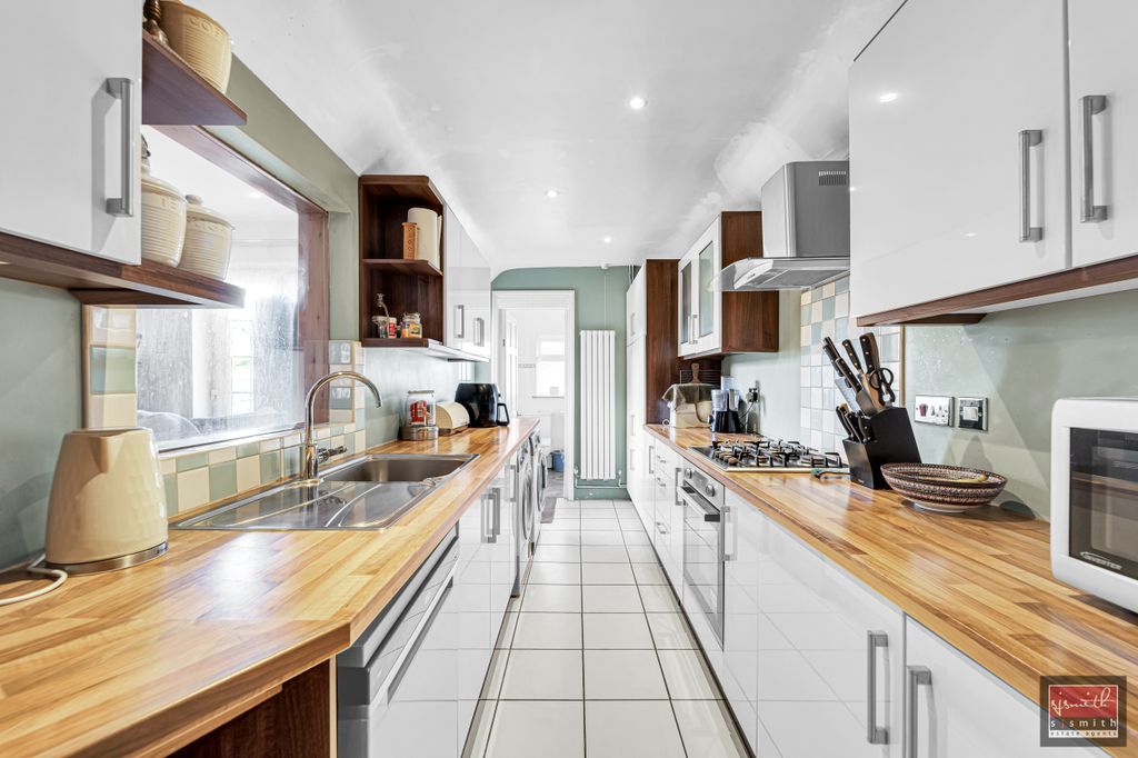 Additional image 3 of 4 bed detached house for saleWarwick Road, Ashford TW15